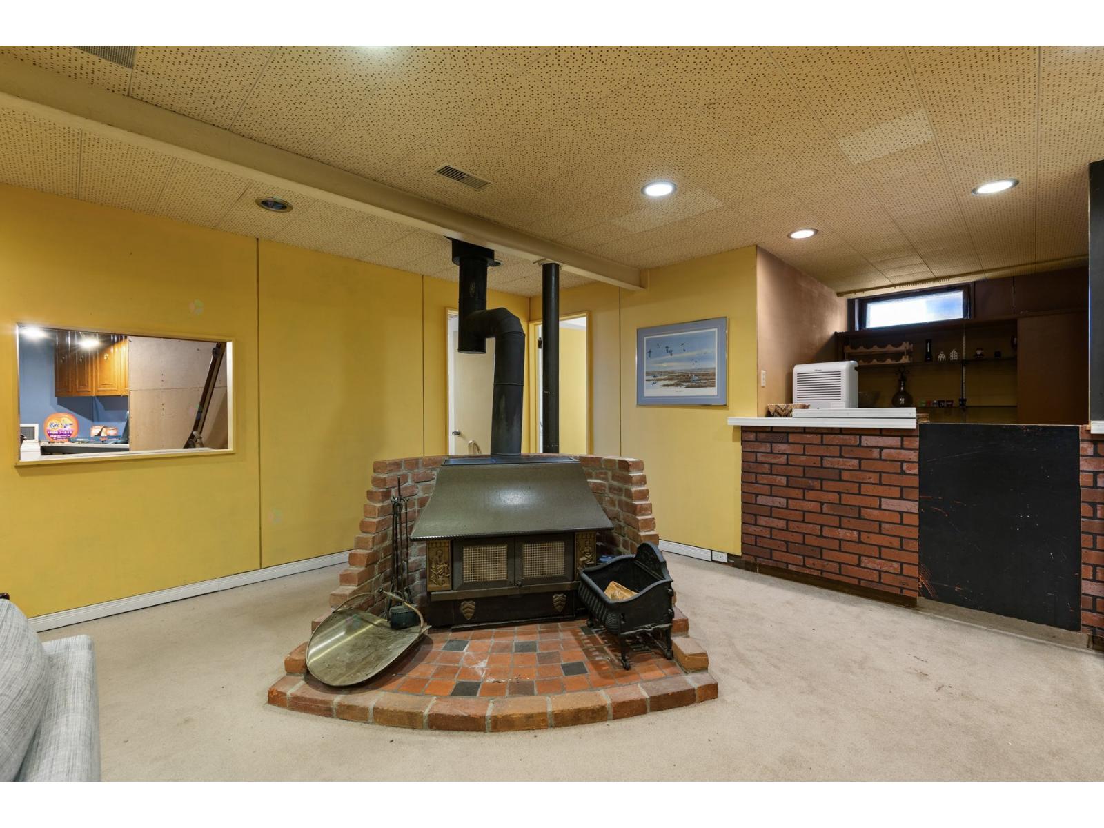 604 Av. Luck Property Photo 14