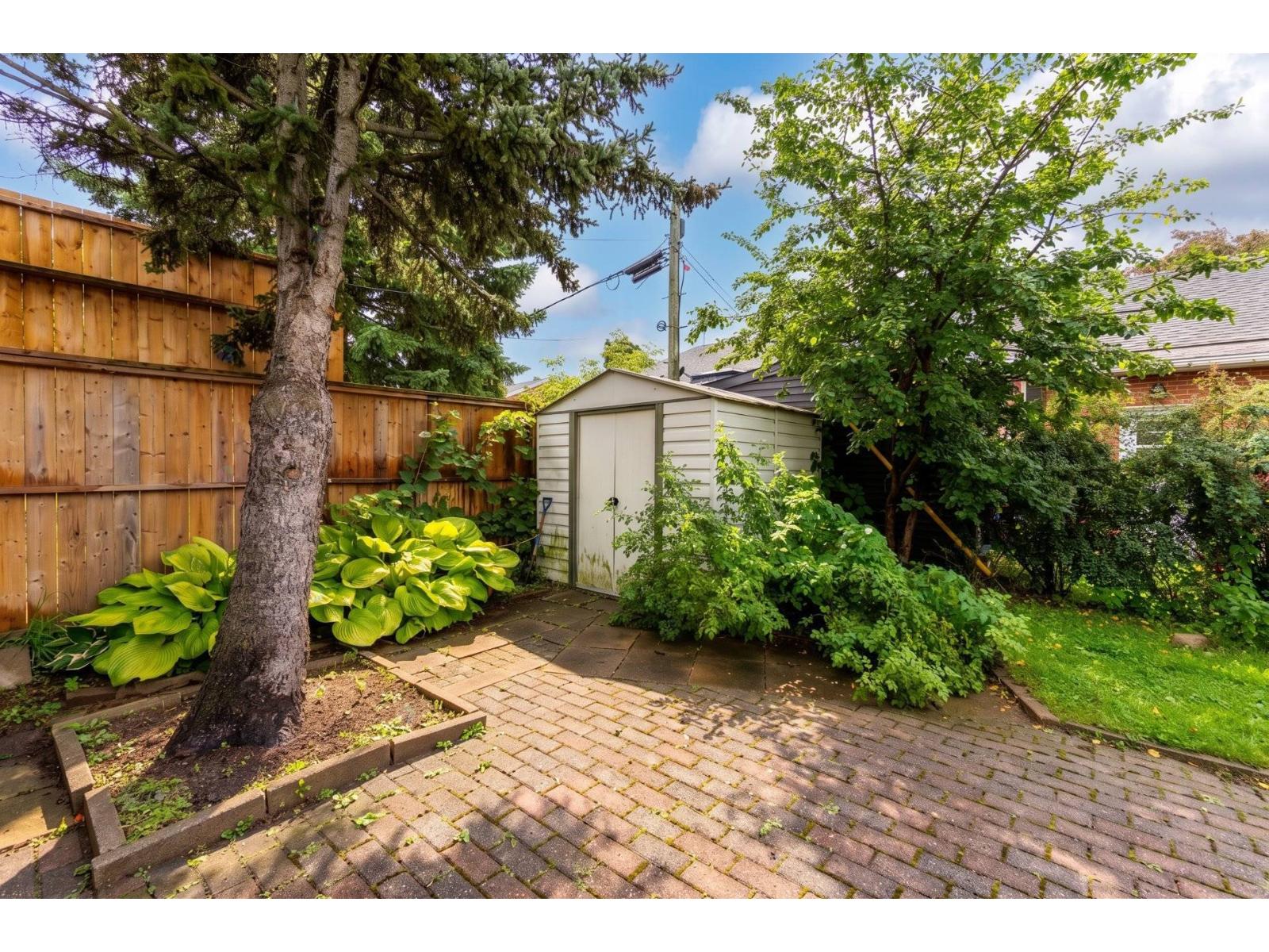 604 Av. Luck Property Photo 19