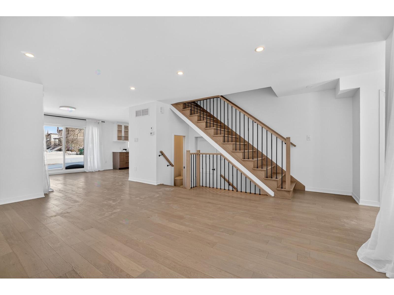 6175 59e Avenue Property Photo 5