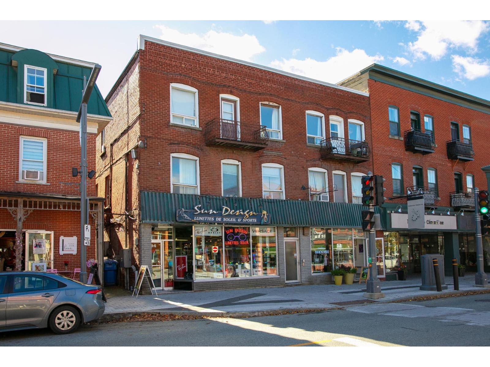 294-302 Rue Principale O. Property Photo 1