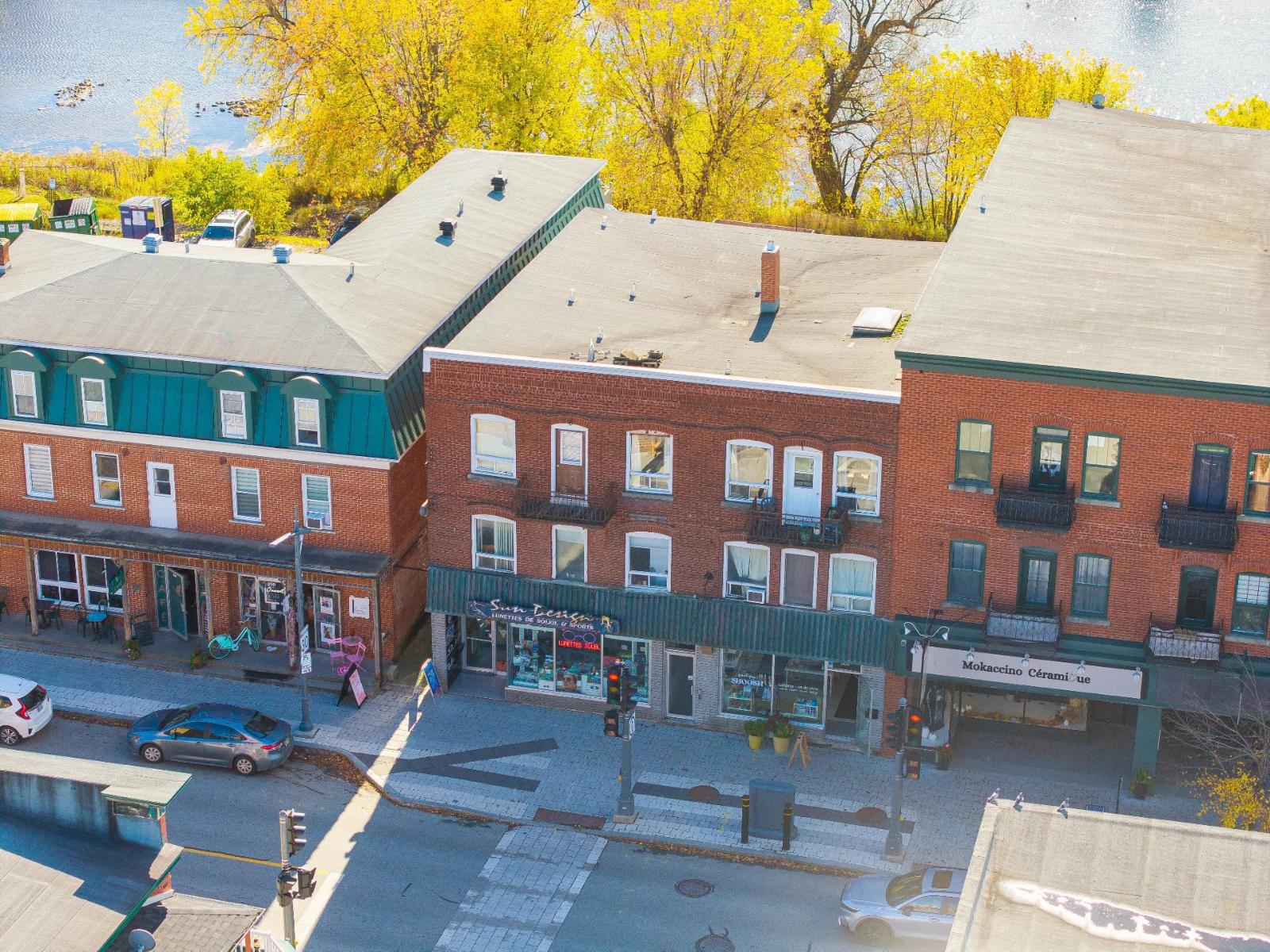 294-302 Rue Principale O. Property Photo 6
