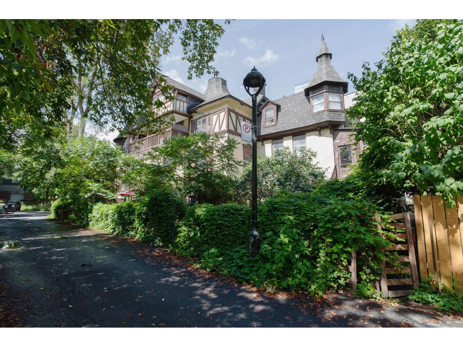 1001-1005 Rue Lambert-closse Property Photo 3