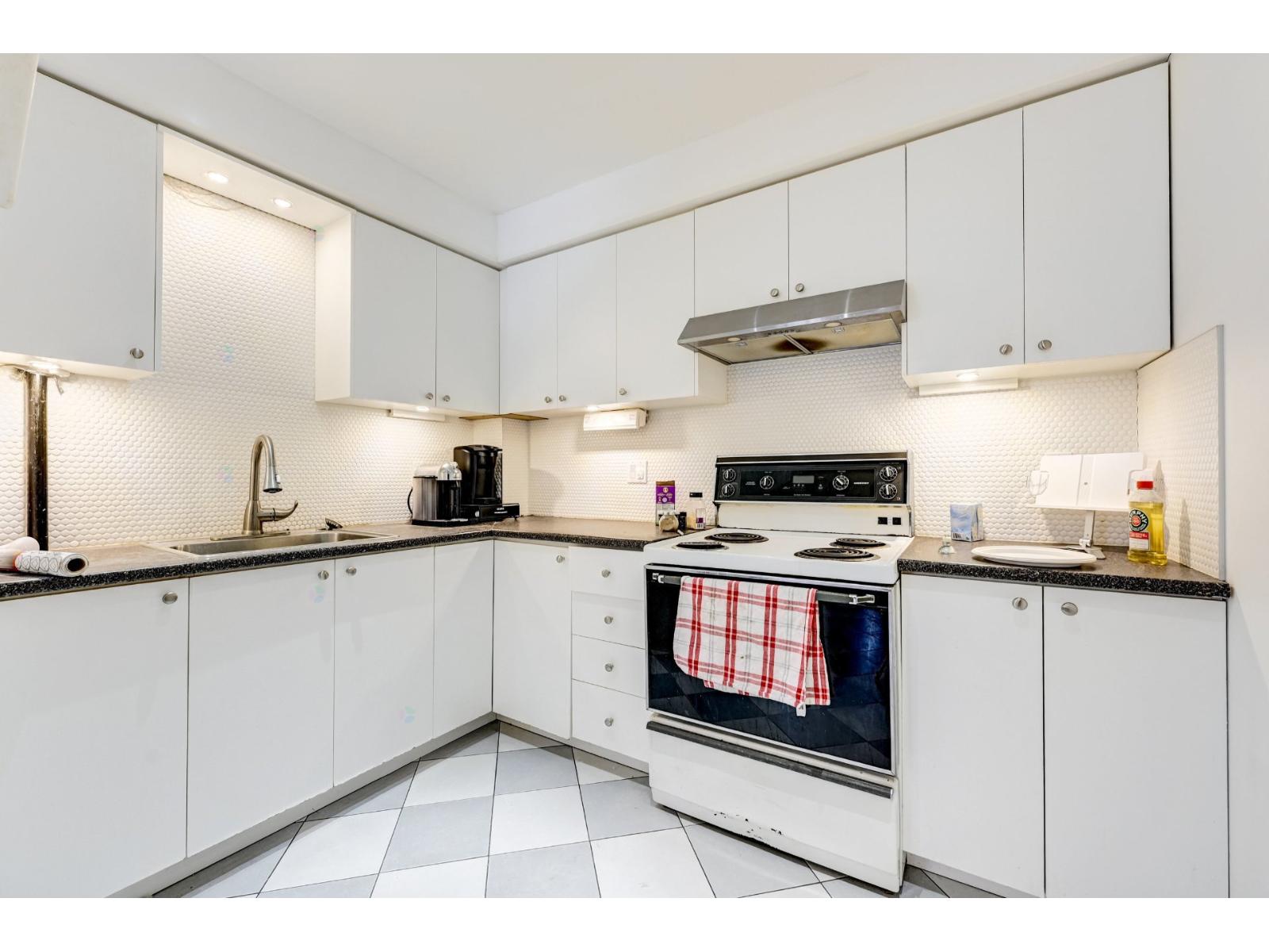 1001-1005 Rue Lambert-closse Property Photo 9