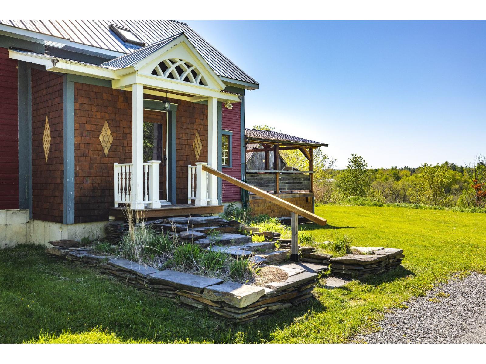 3 Ch. Flanders Property Photo 3