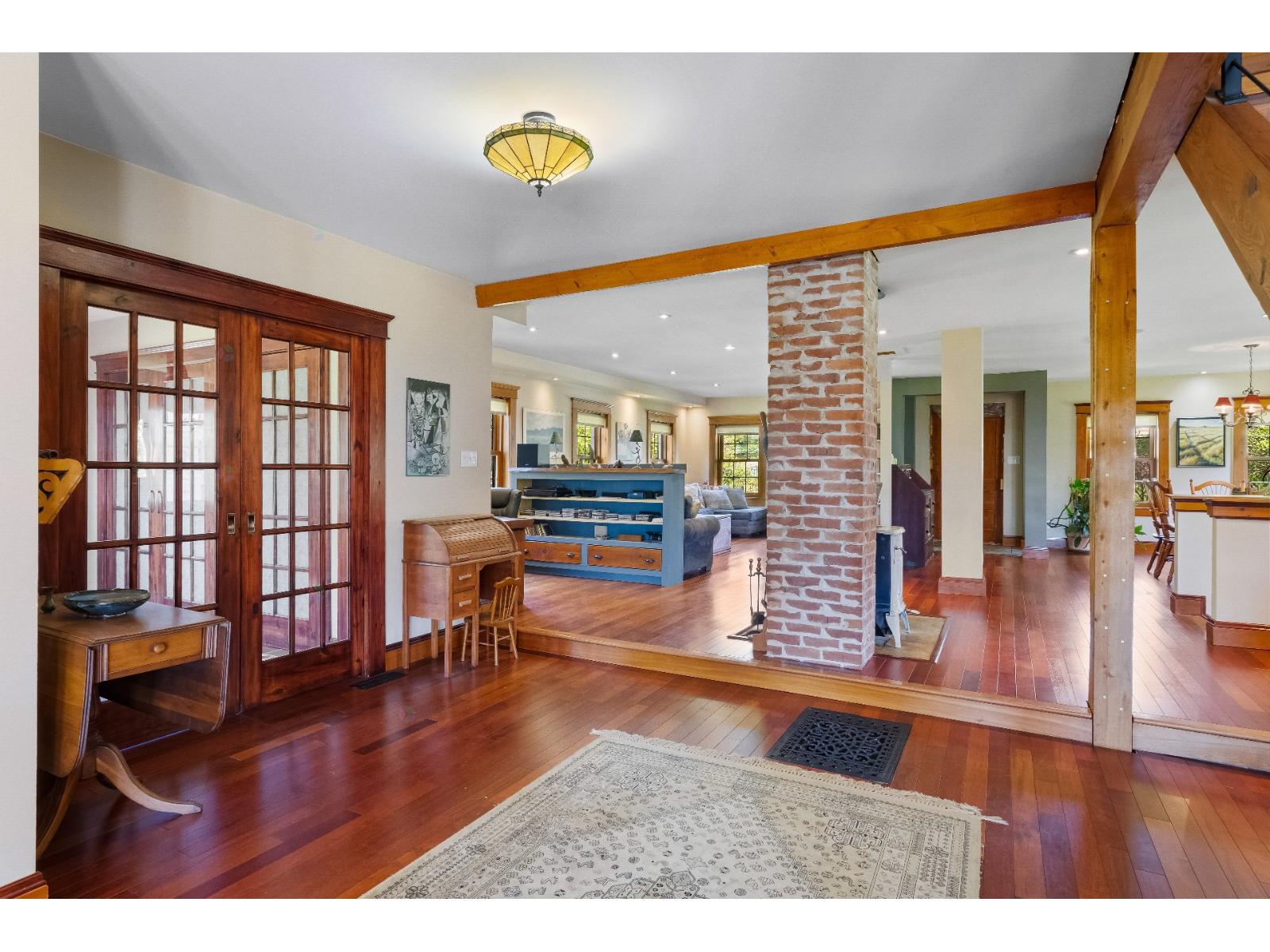3 Ch. Flanders Property Photo 10