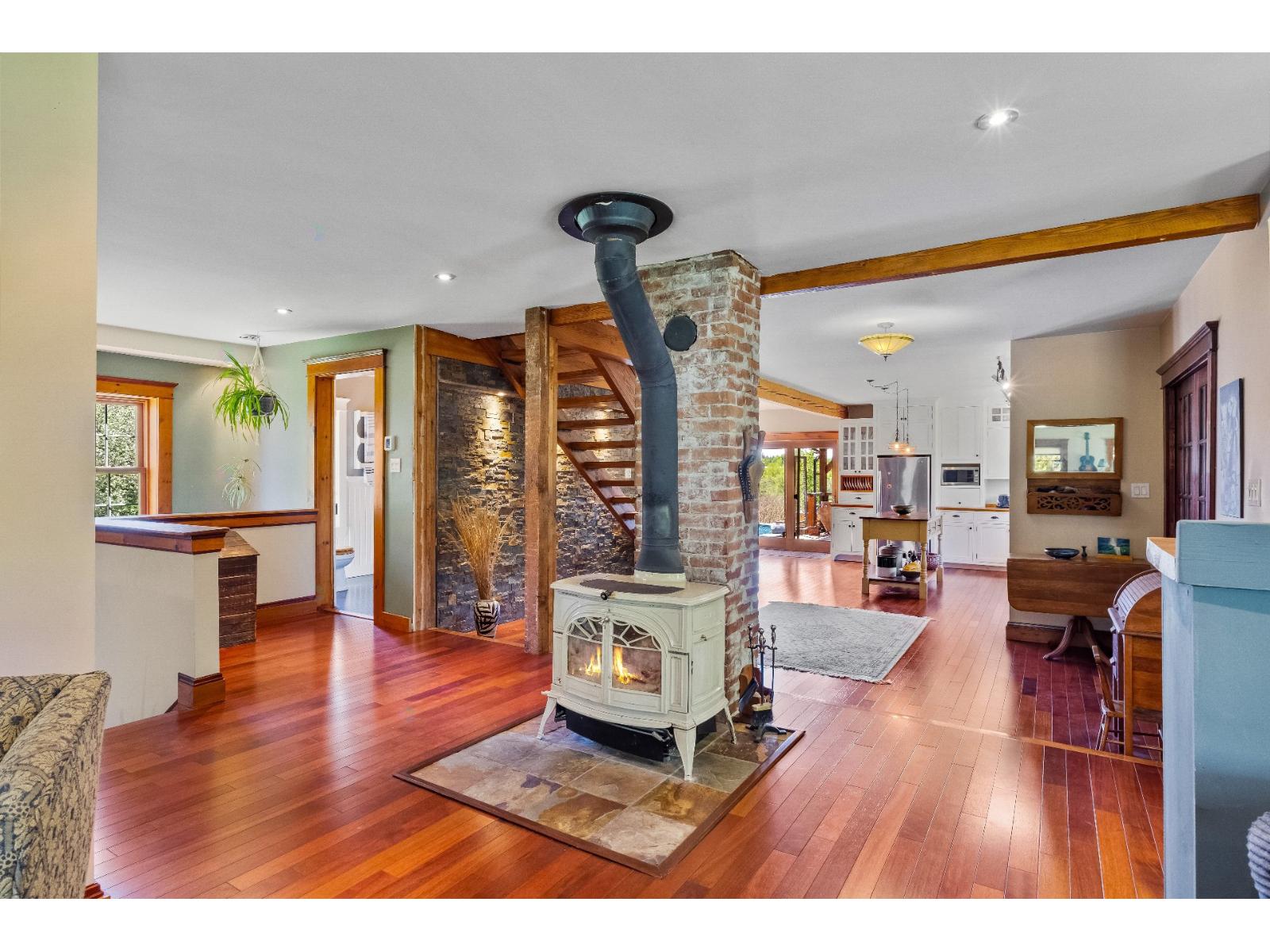 3 Ch. Flanders Property Photo 24