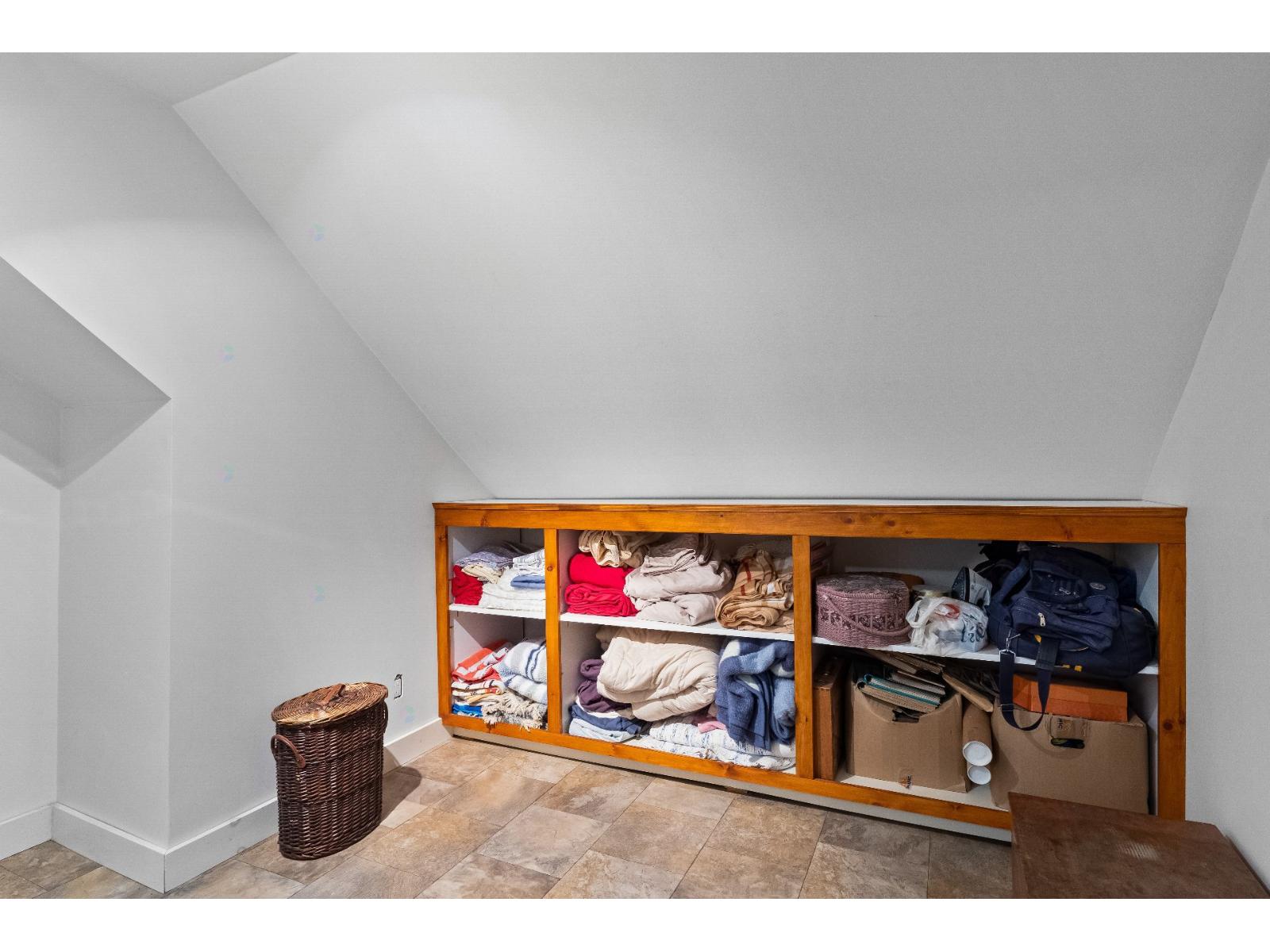 3 Ch. Flanders Property Photo 51