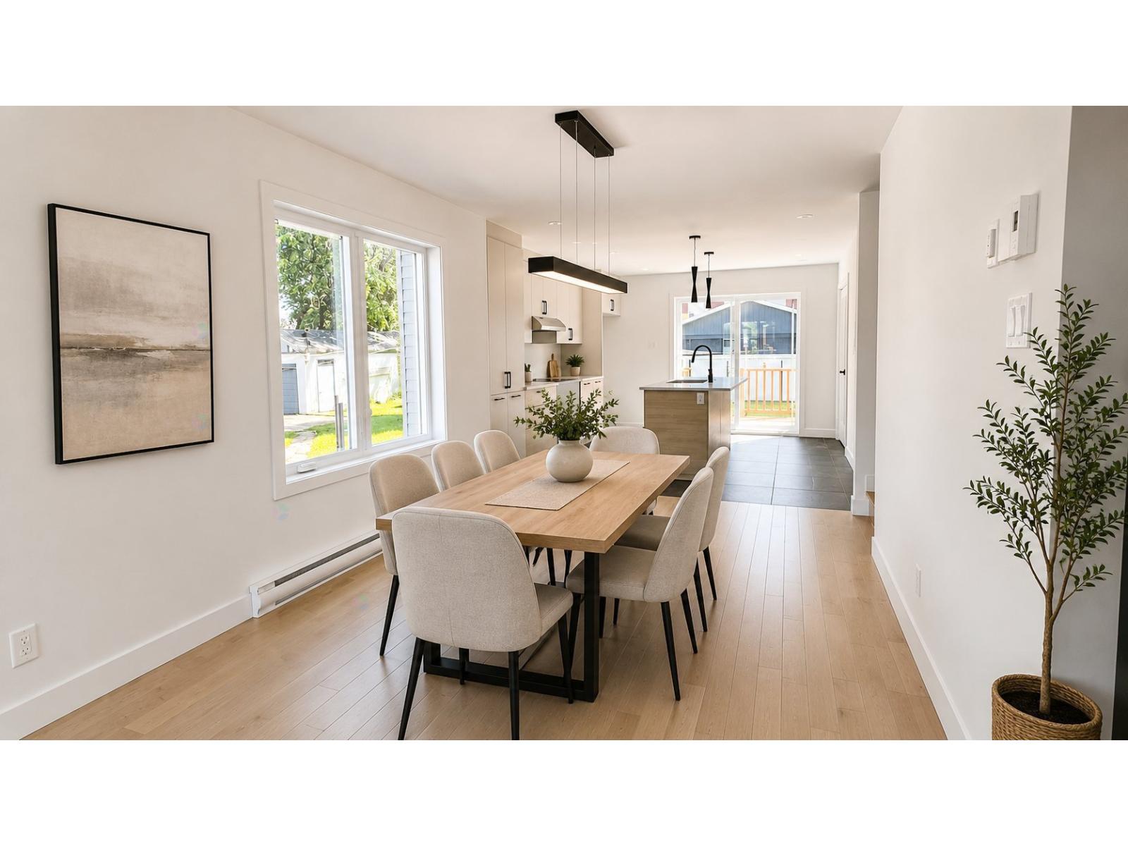 79 Rue D'youville, #b Property Photo 3