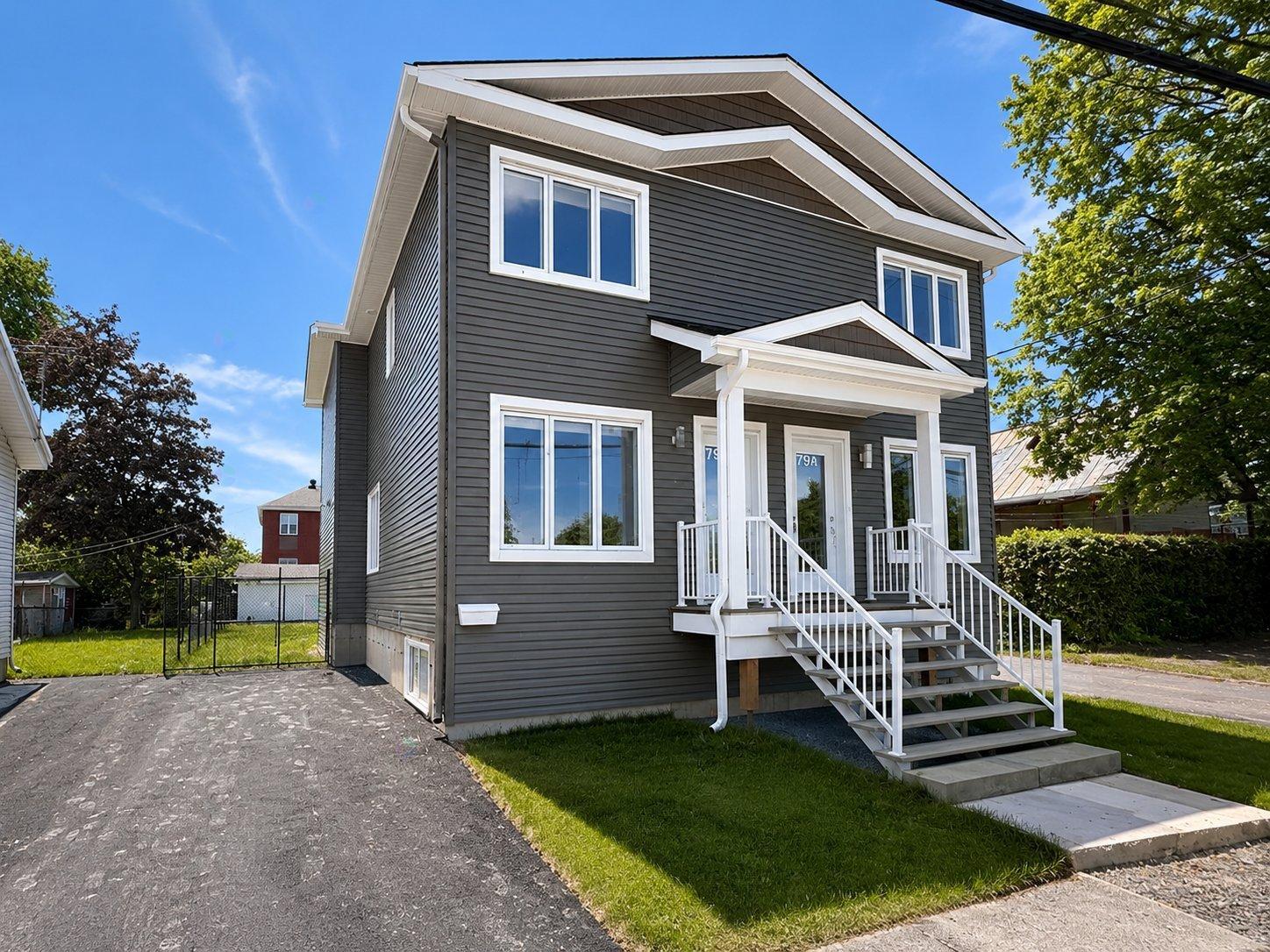 79 Rue D'youville, #b Property Photo 9