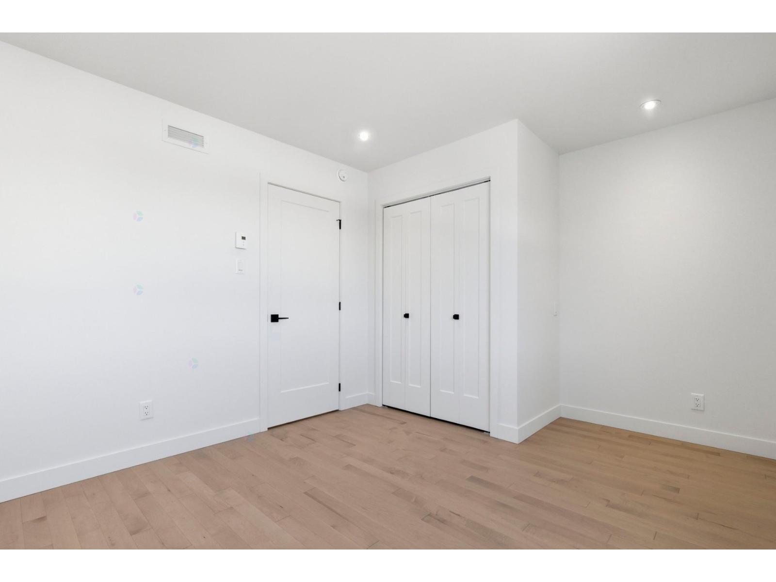 79 Rue D'youville, #b Property Photo 27