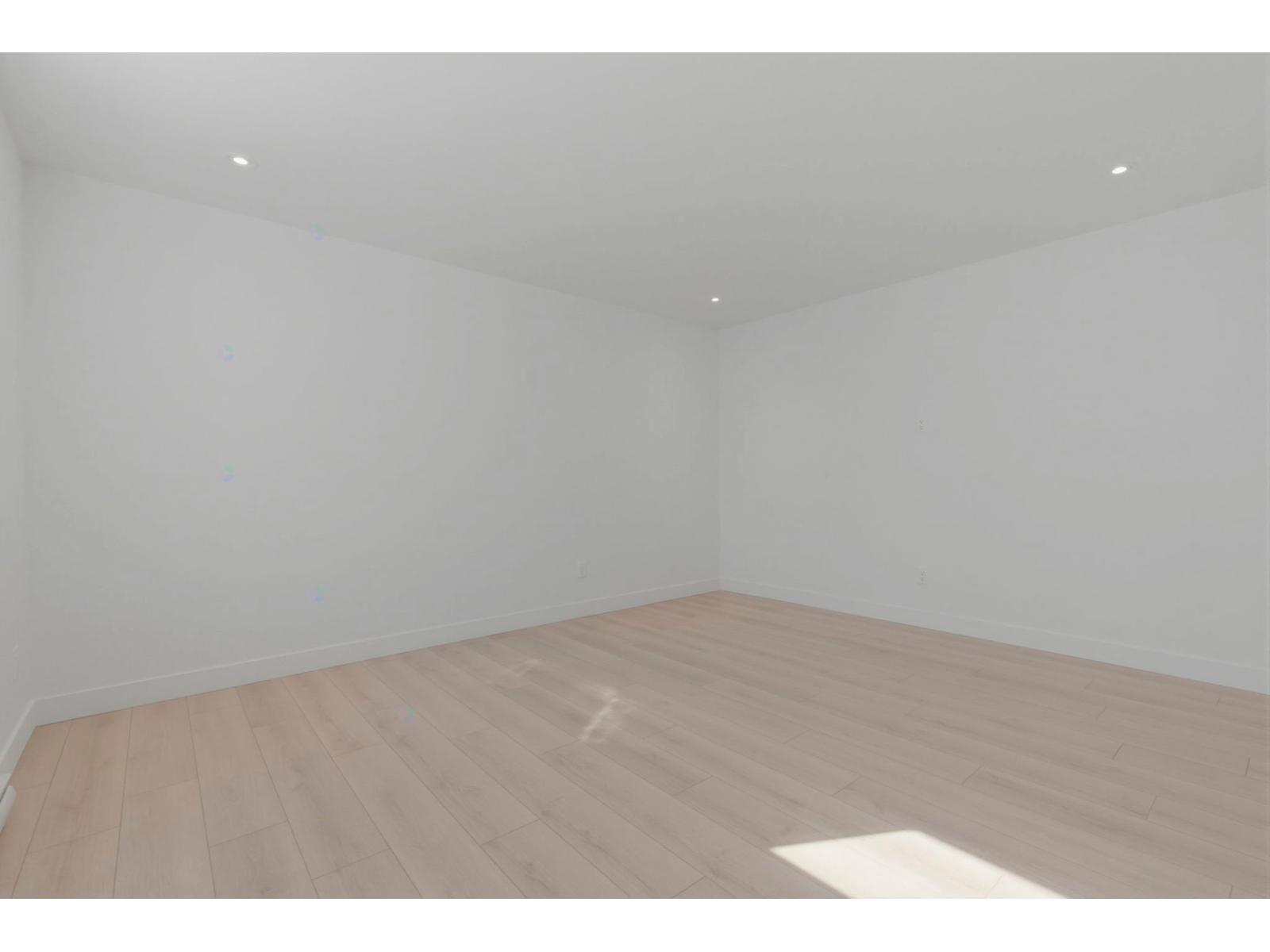 79 Rue D'youville, #b Property Photo 32