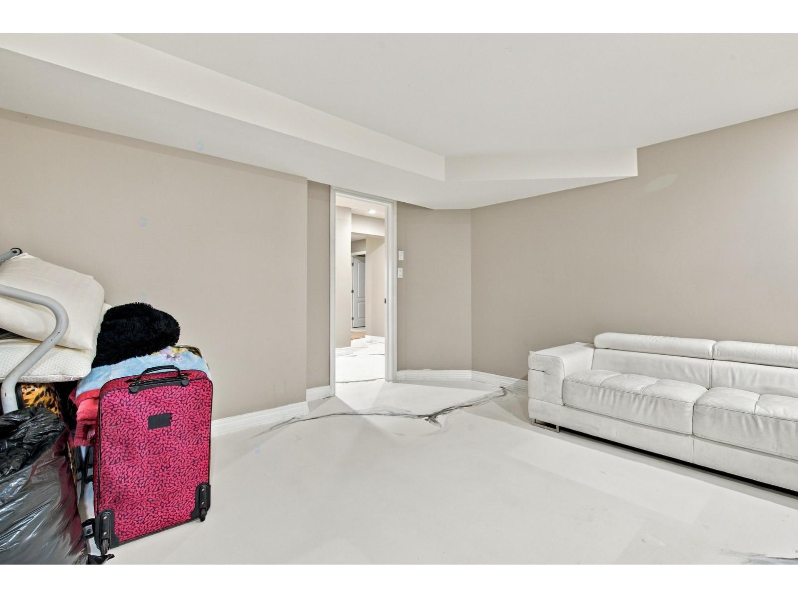 10 Rue De Clervaux Property Photo 48