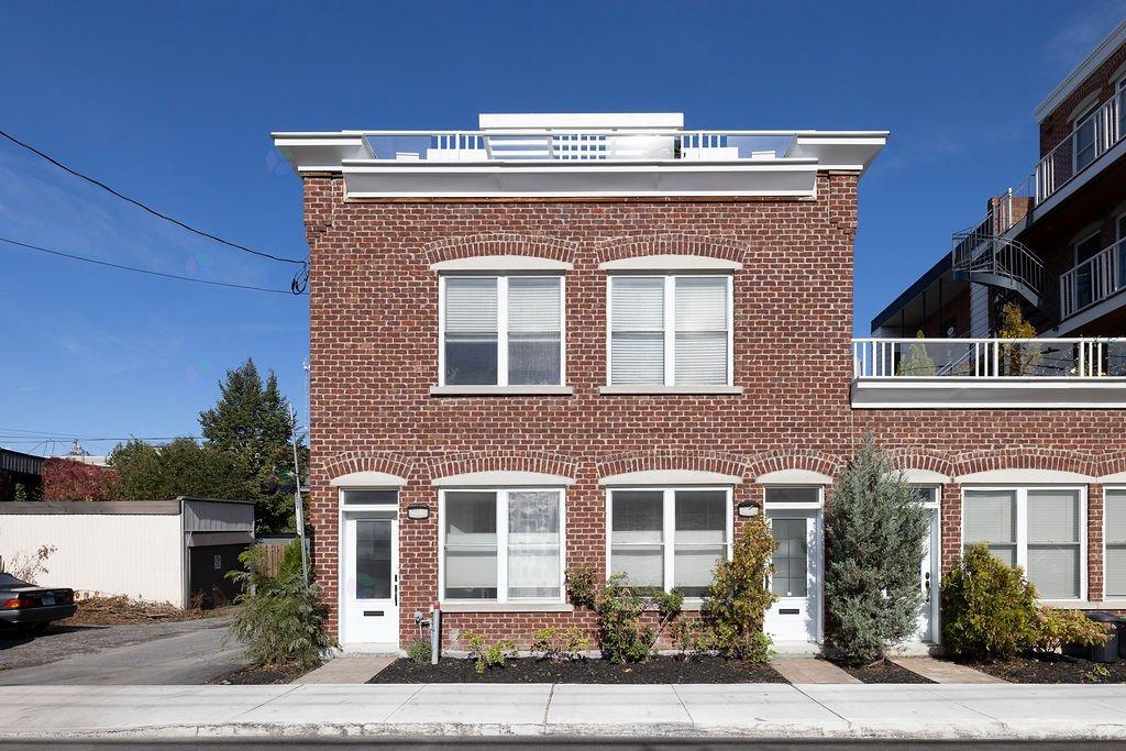 339-341 Rue Hickson Property Photo 1