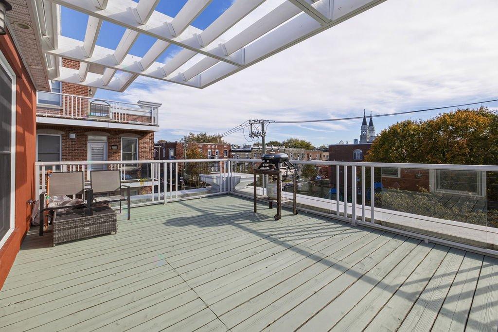 339-341 Rue Hickson Property Photo 2