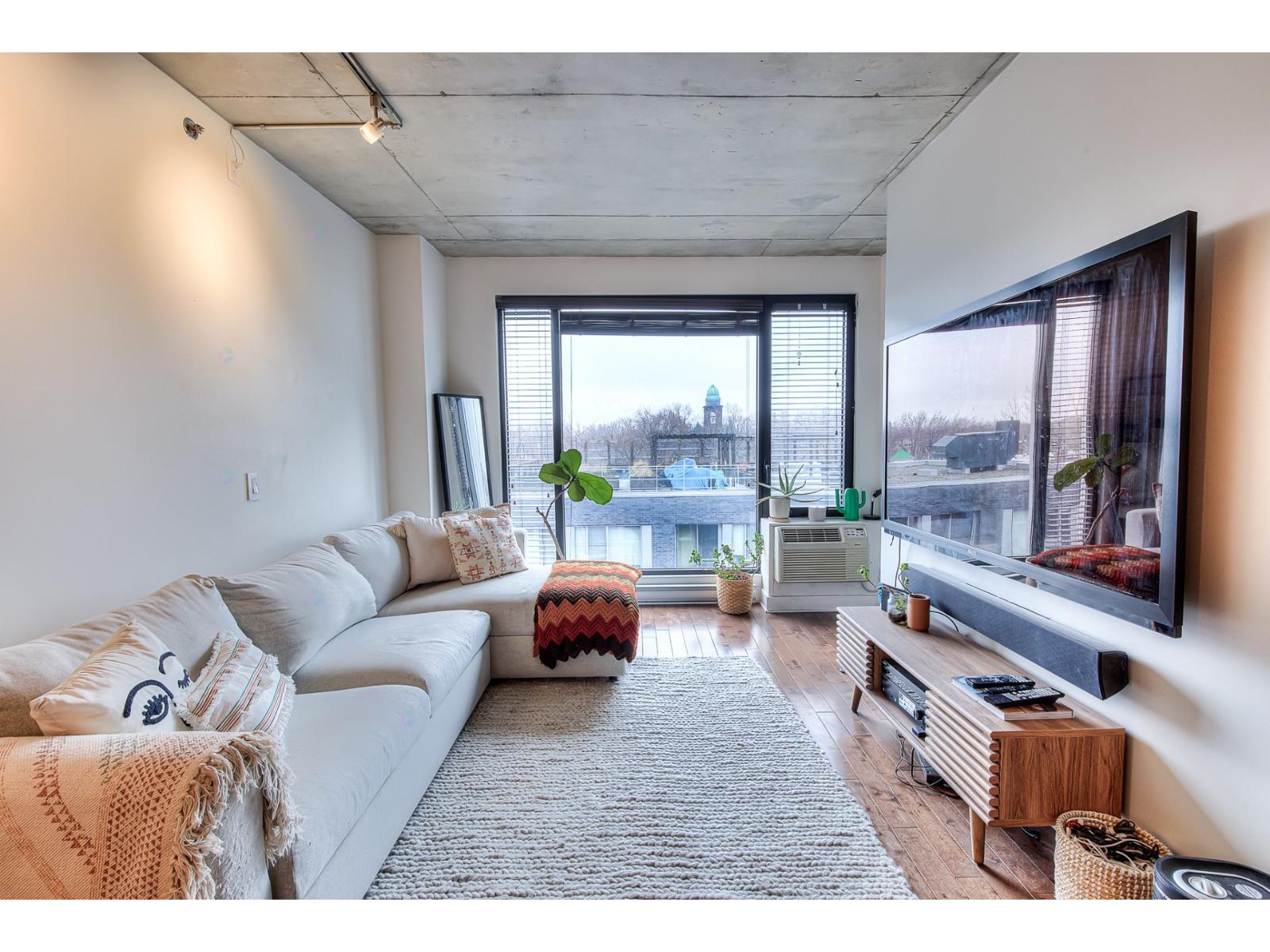 855 Rue Irène, #565