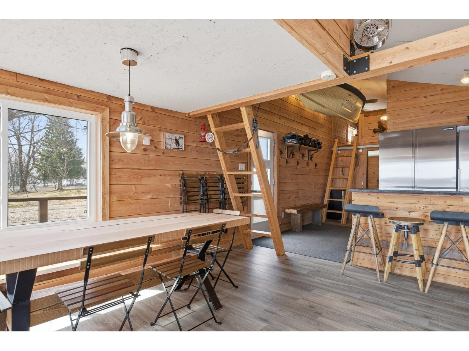 1114 Rg Du Fleuve Property Photo 5