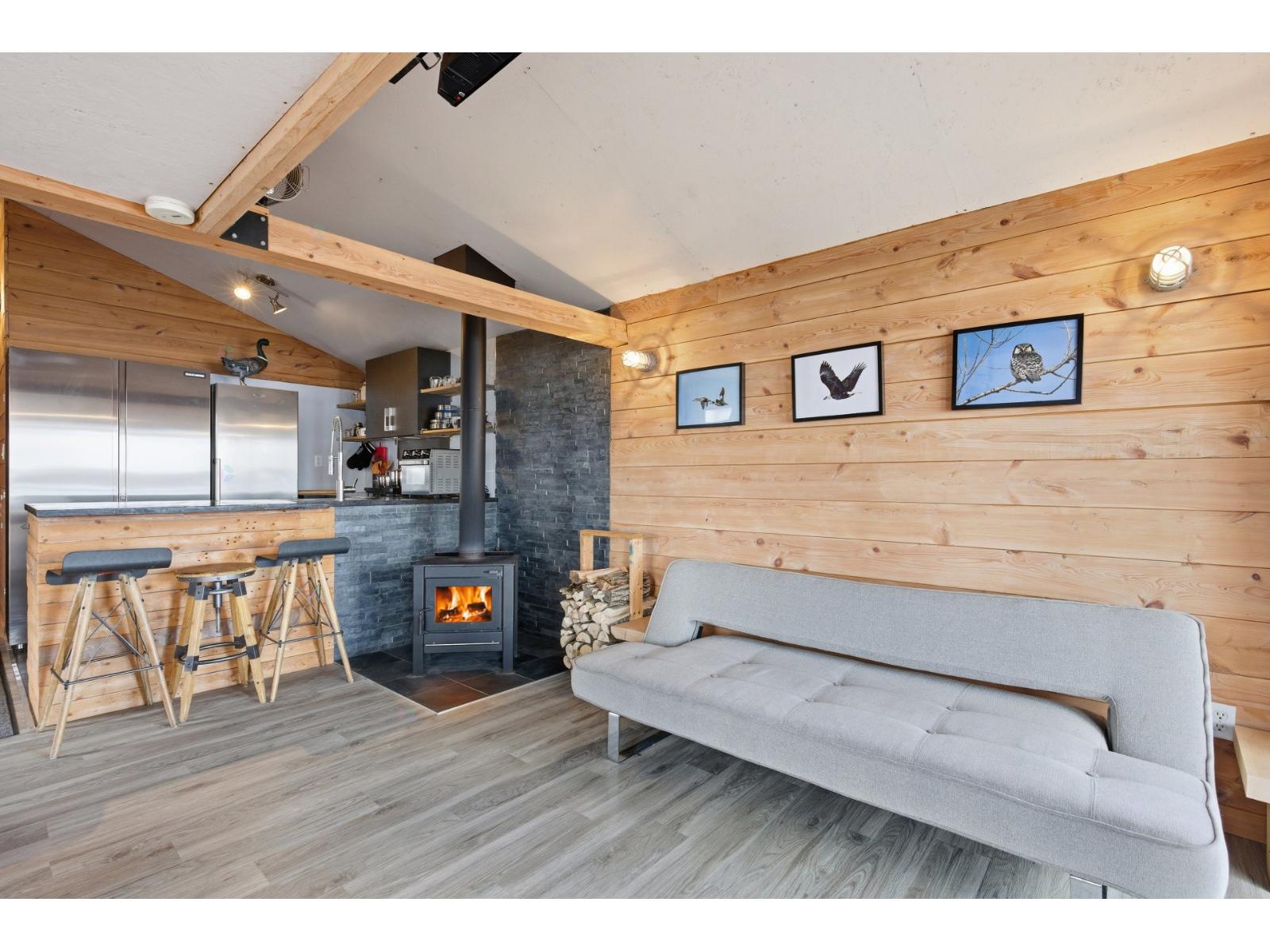 1114 Rg Du Fleuve Property Photo 10