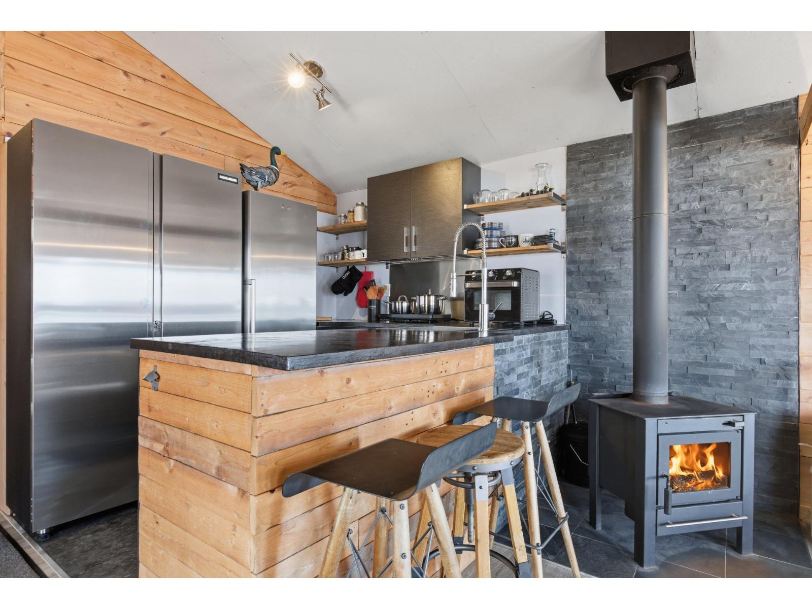 1114 Rg Du Fleuve Property Photo 13