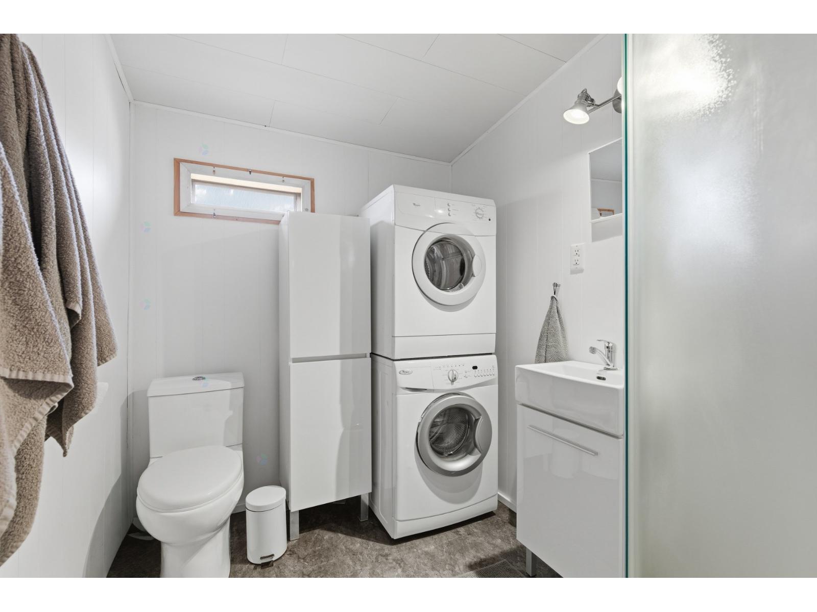1114 Rg Du Fleuve Property Photo 15