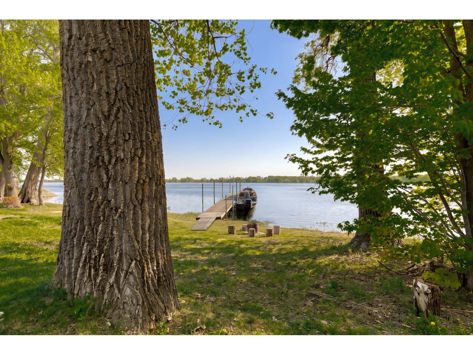 1114 Rg Du Fleuve Property Photo 23
