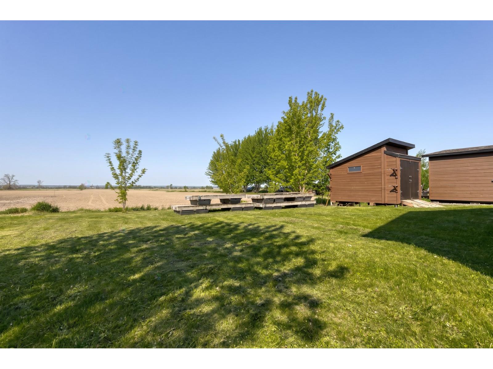 1114 Rg Du Fleuve Property Photo 24