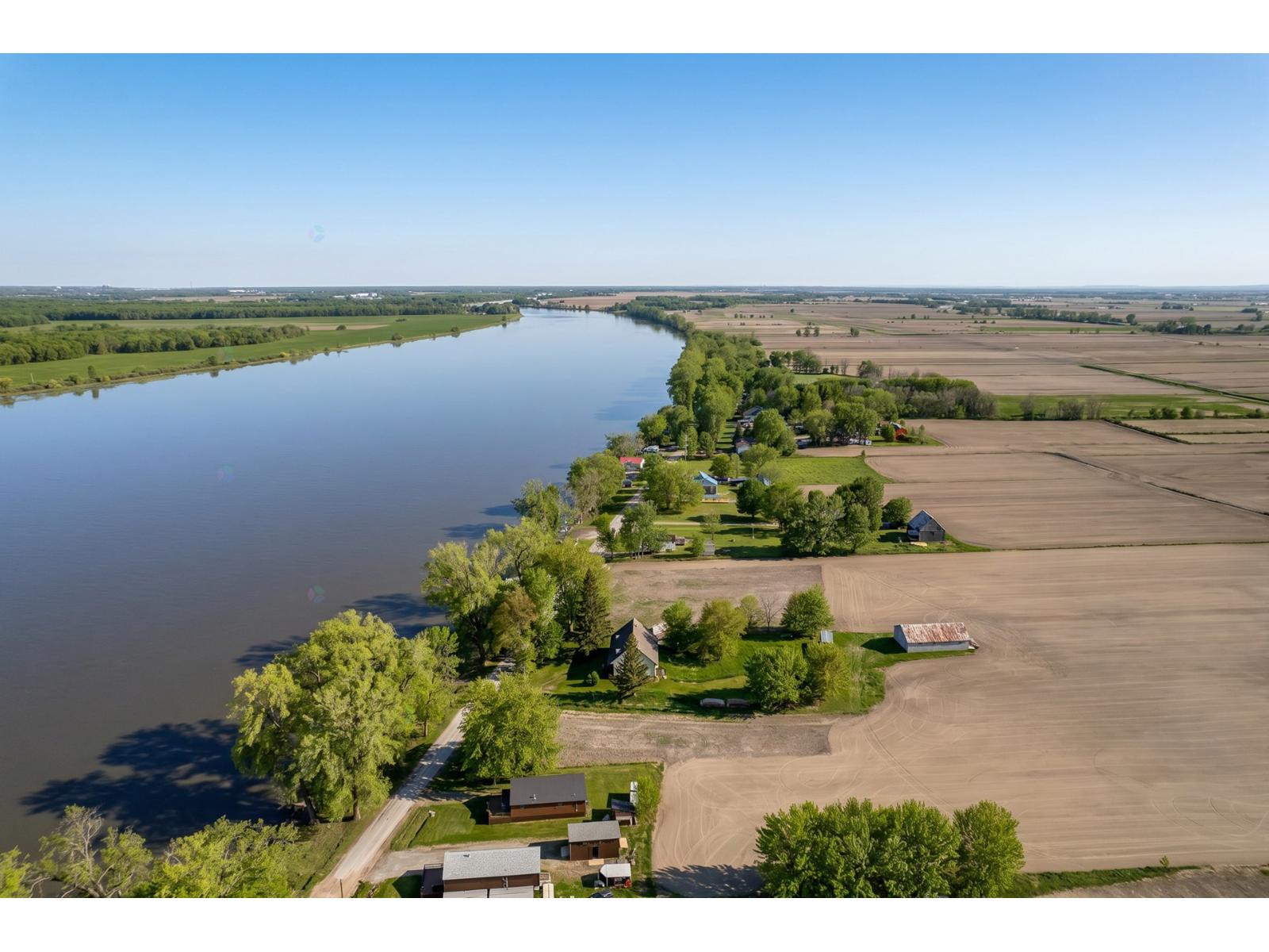 1114 Rg Du Fleuve Property Photo 29