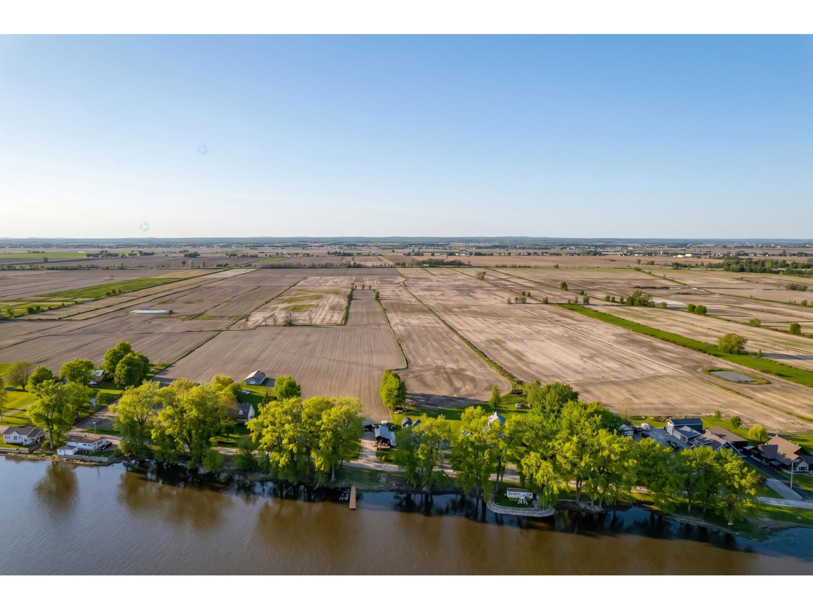 1114 Rg Du Fleuve Property Photo 30