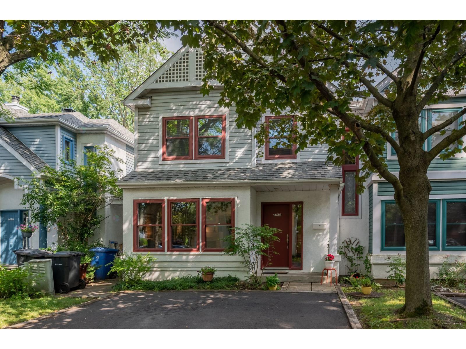 1432z Rue Adoncour Property Photo 1