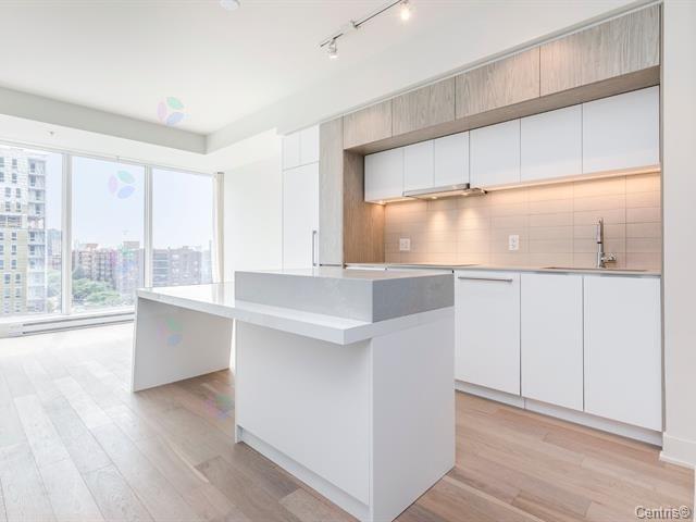1288 Rue St-Antoine O., #1603 Property Photo 1