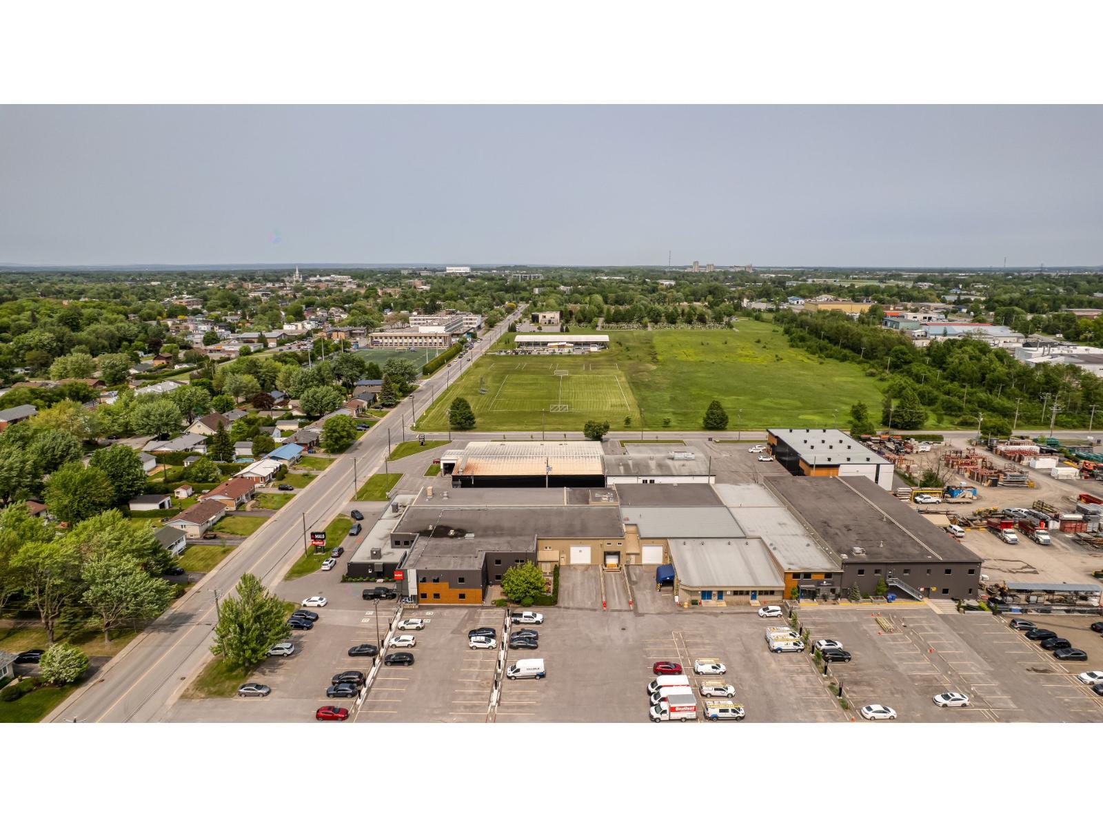 1355 Rue Lépine, #a Property Photo 3