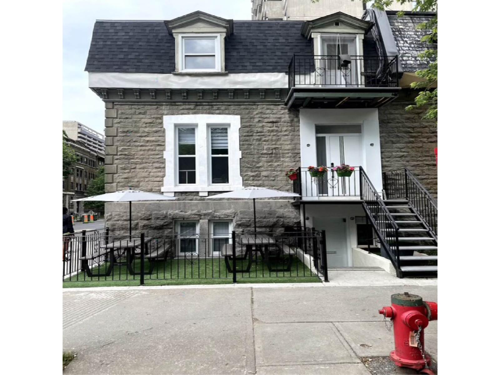 1463-1463A Rue Chomedey Property Photo 1