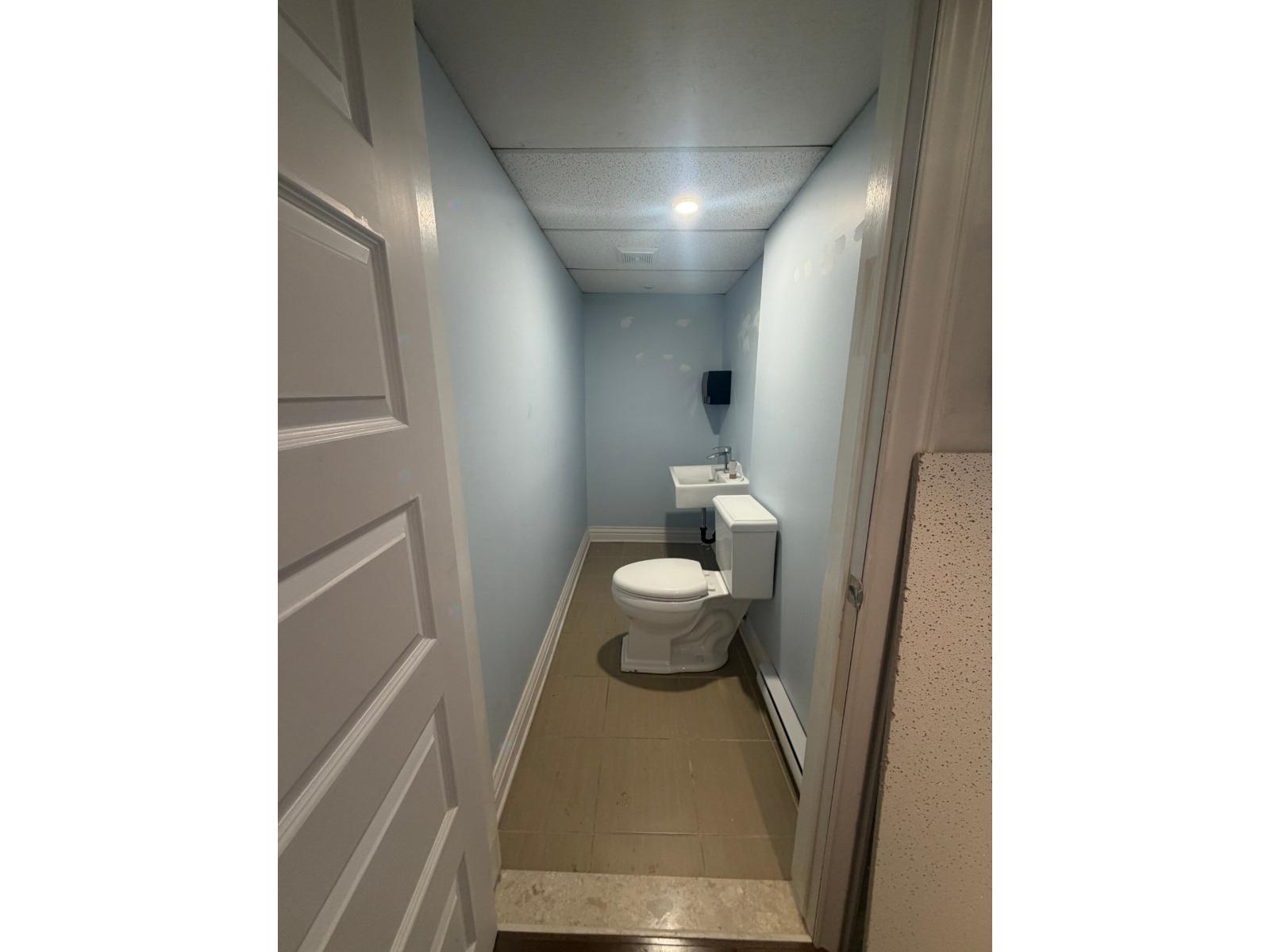 7708 Rue Édouard, #200 Property Photo 7