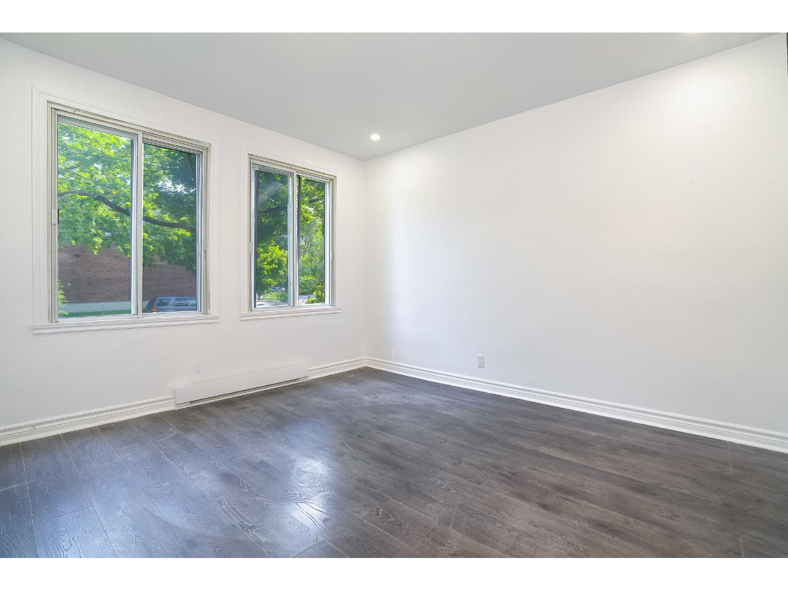 5112 Rue Parthenais, #2 Property Photo 2