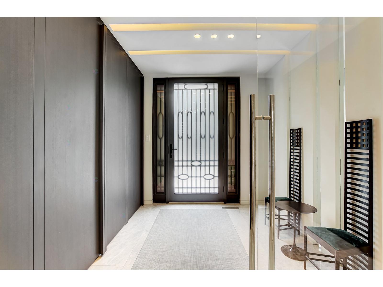 307 Av. Carlyle Property Photo 5