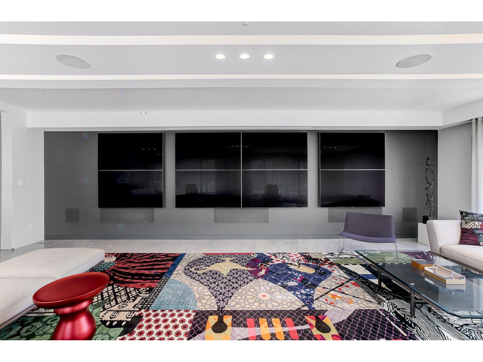 307 Av. Carlyle Property Photo 35