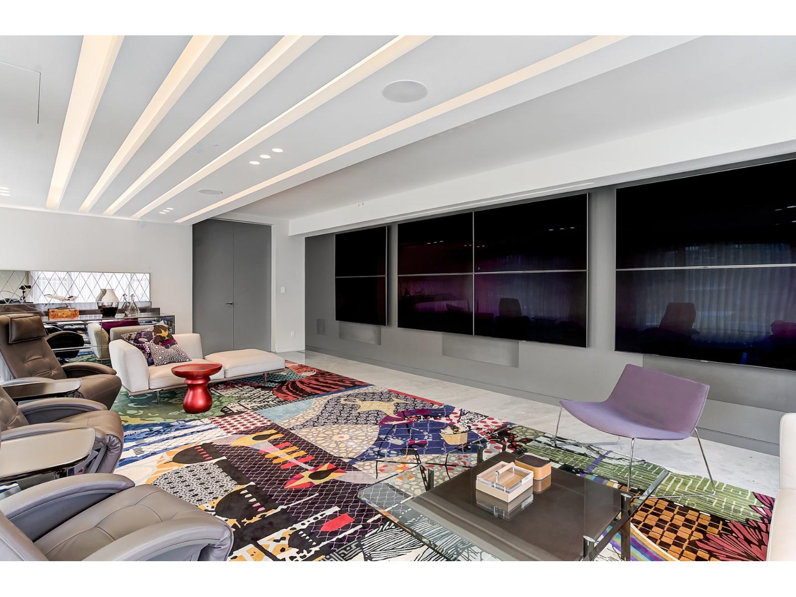 307 Av. Carlyle Property Photo 36