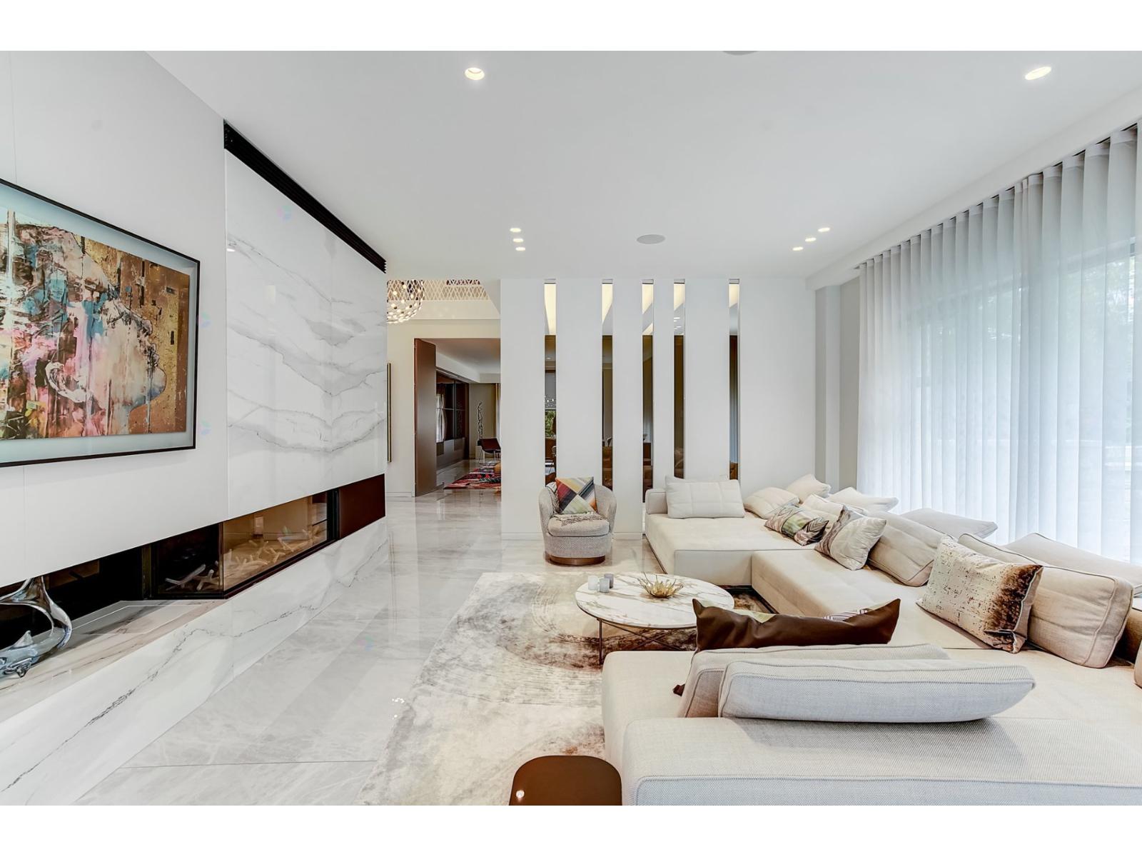 307 Av. Carlyle Property Photo 39