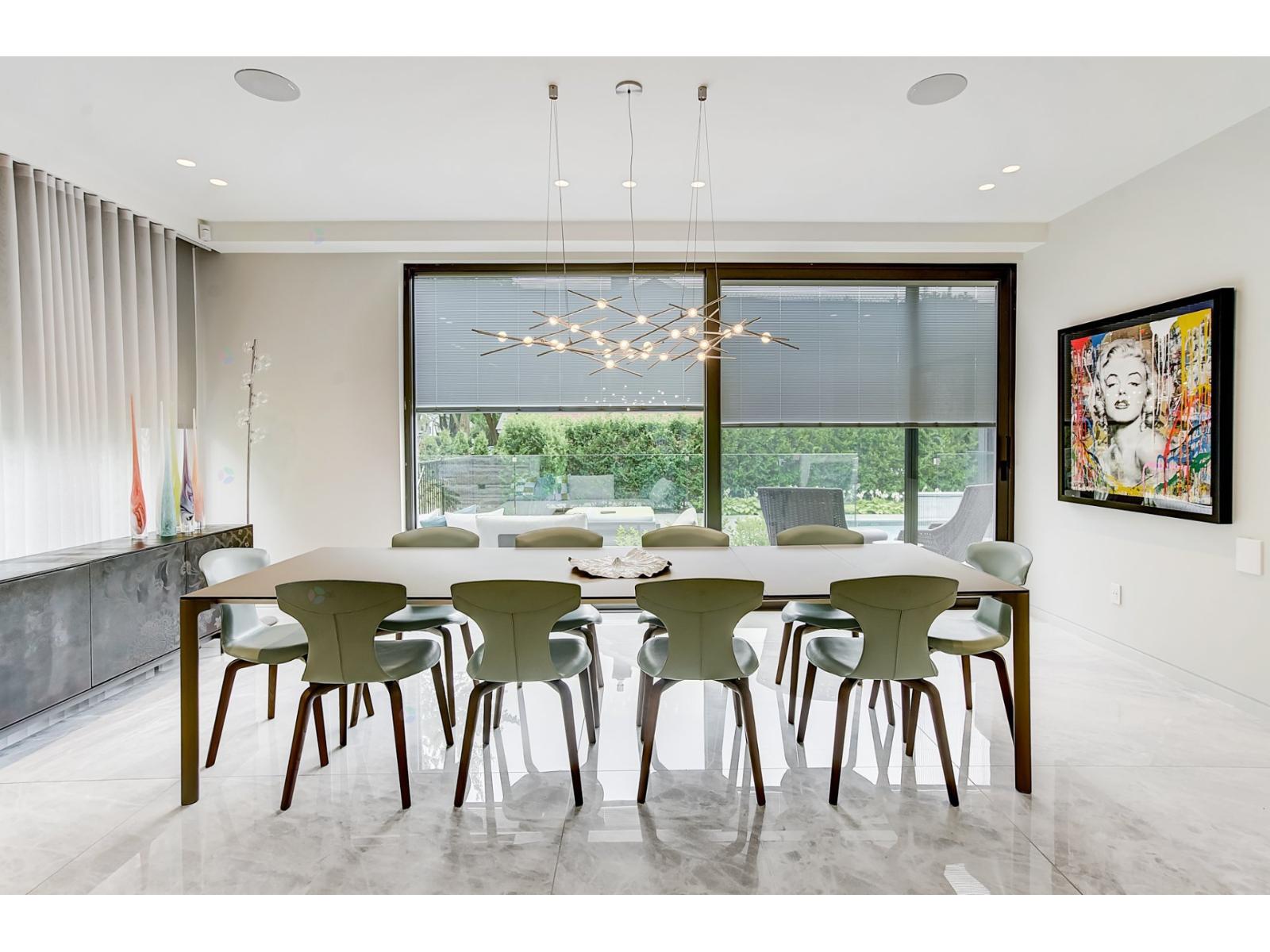 307 Av. Carlyle Property Photo 40
