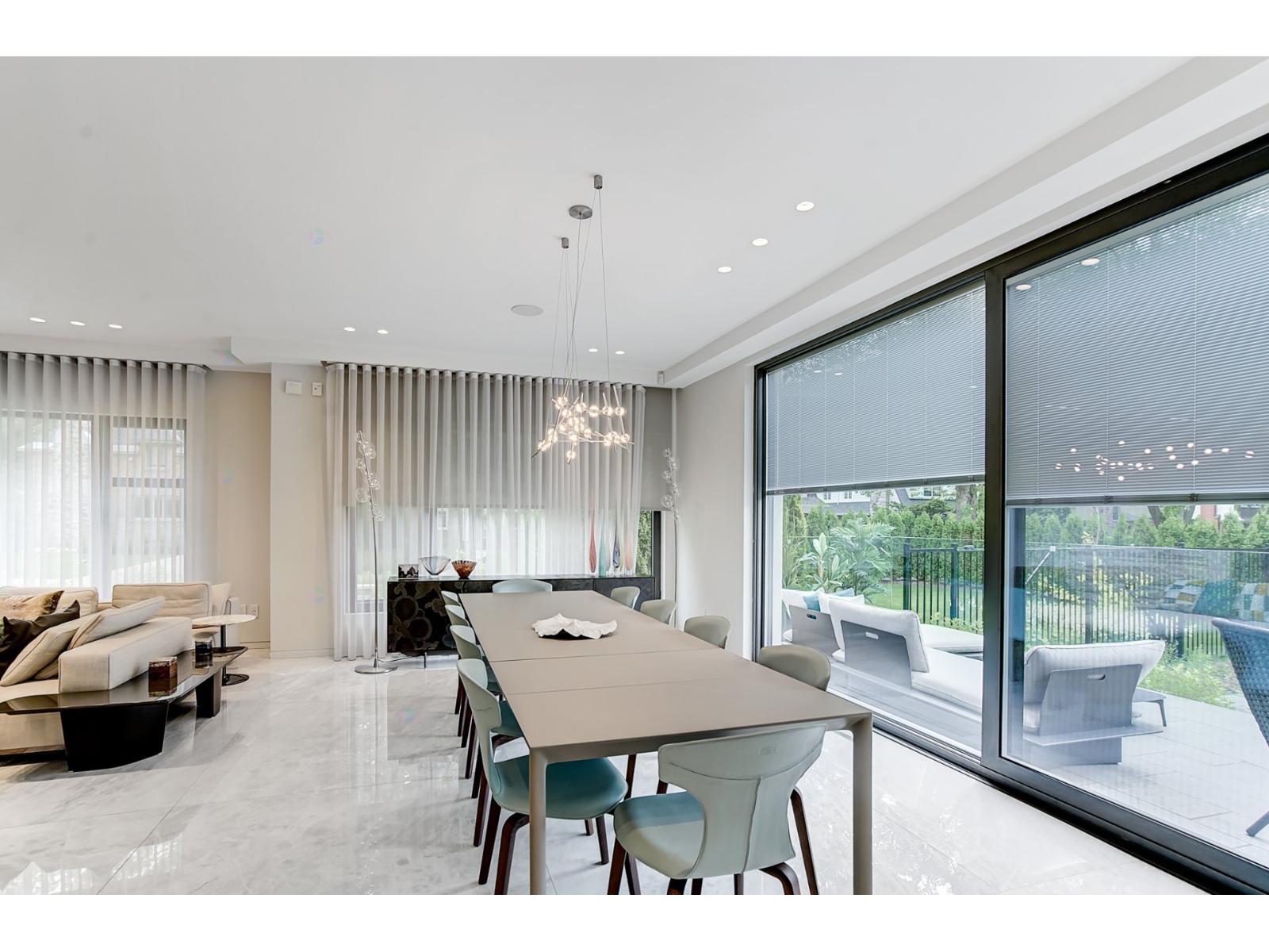307 Av. Carlyle Property Photo 42