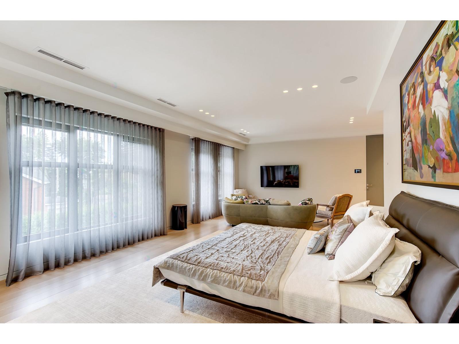 307 Av. Carlyle Property Photo 48