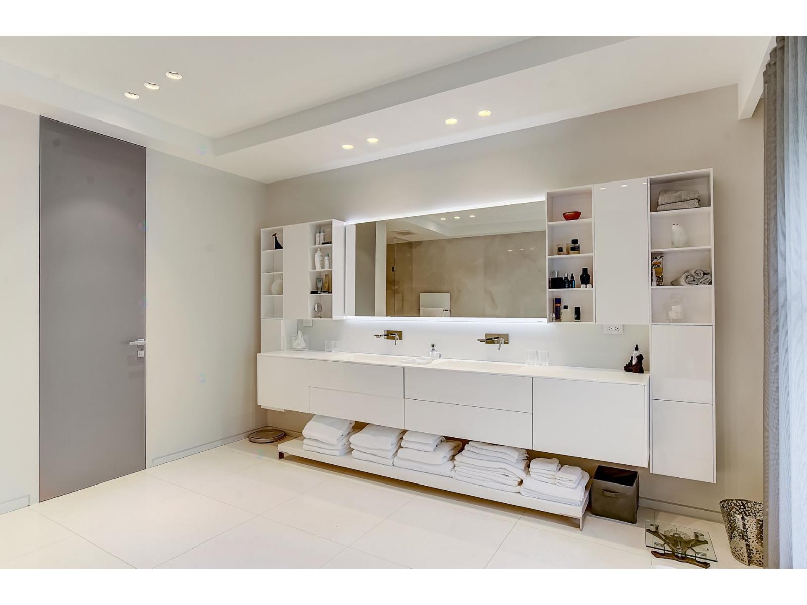 307 Av. Carlyle Property Photo 50
