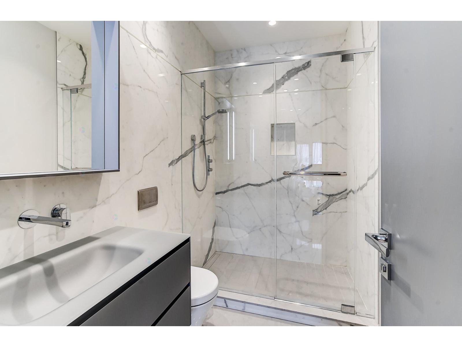 307 Av. Carlyle Property Photo 69