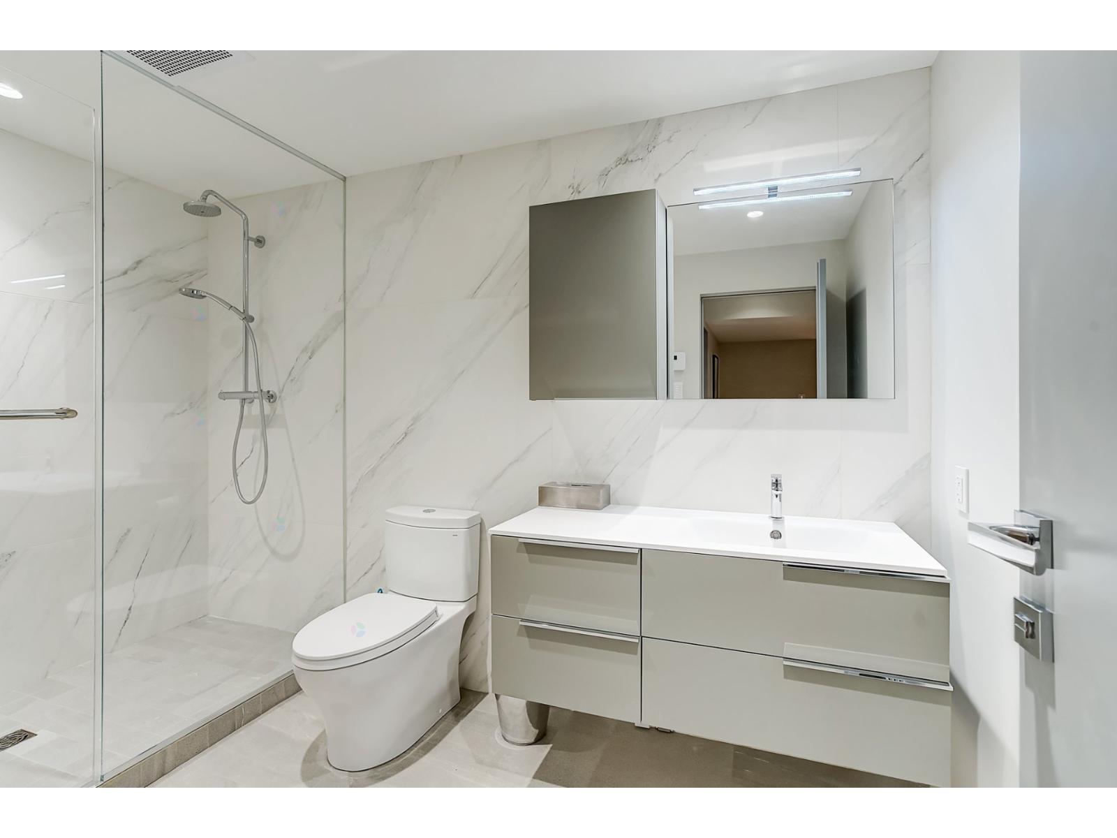 307 Av. Carlyle Property Photo 85