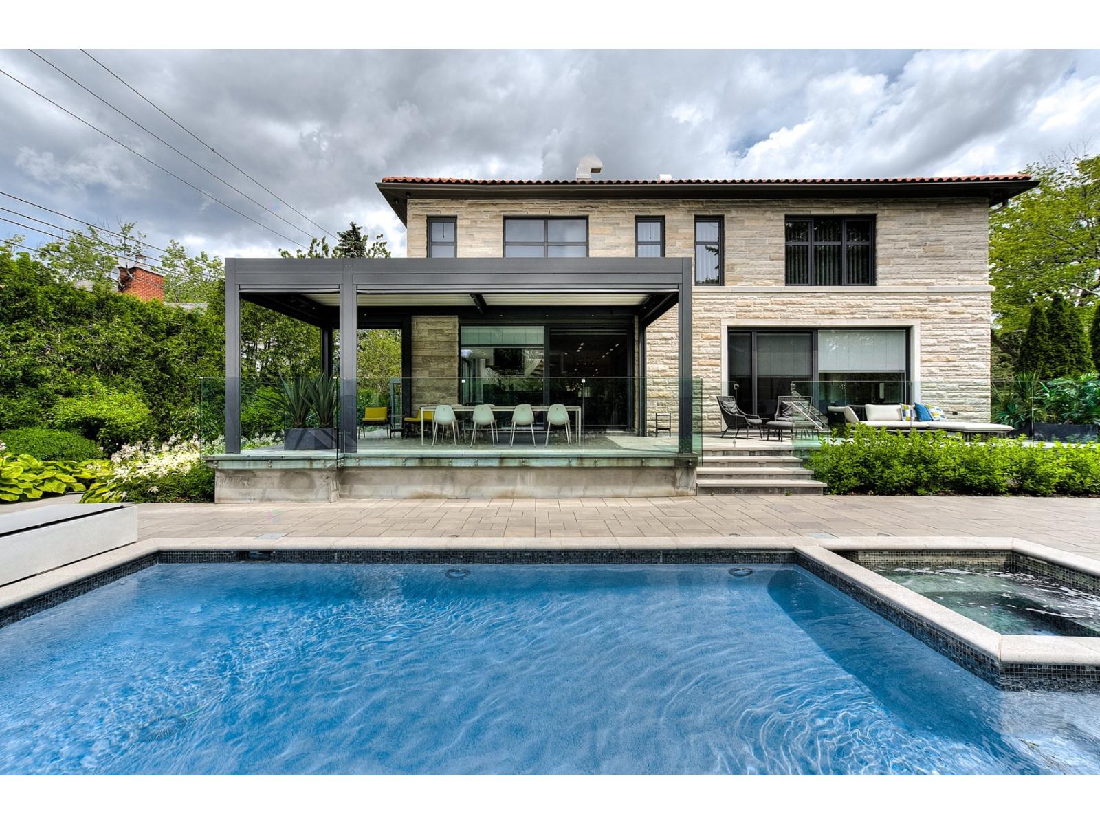 307 Av. Carlyle Property Photo 86