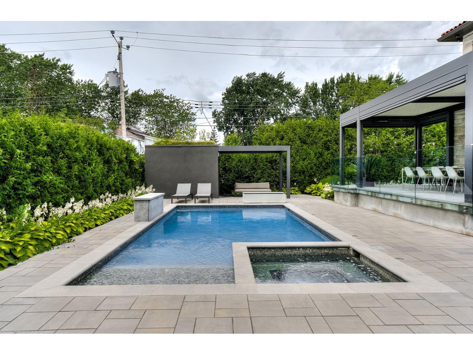 307 Av. Carlyle Property Photo 93