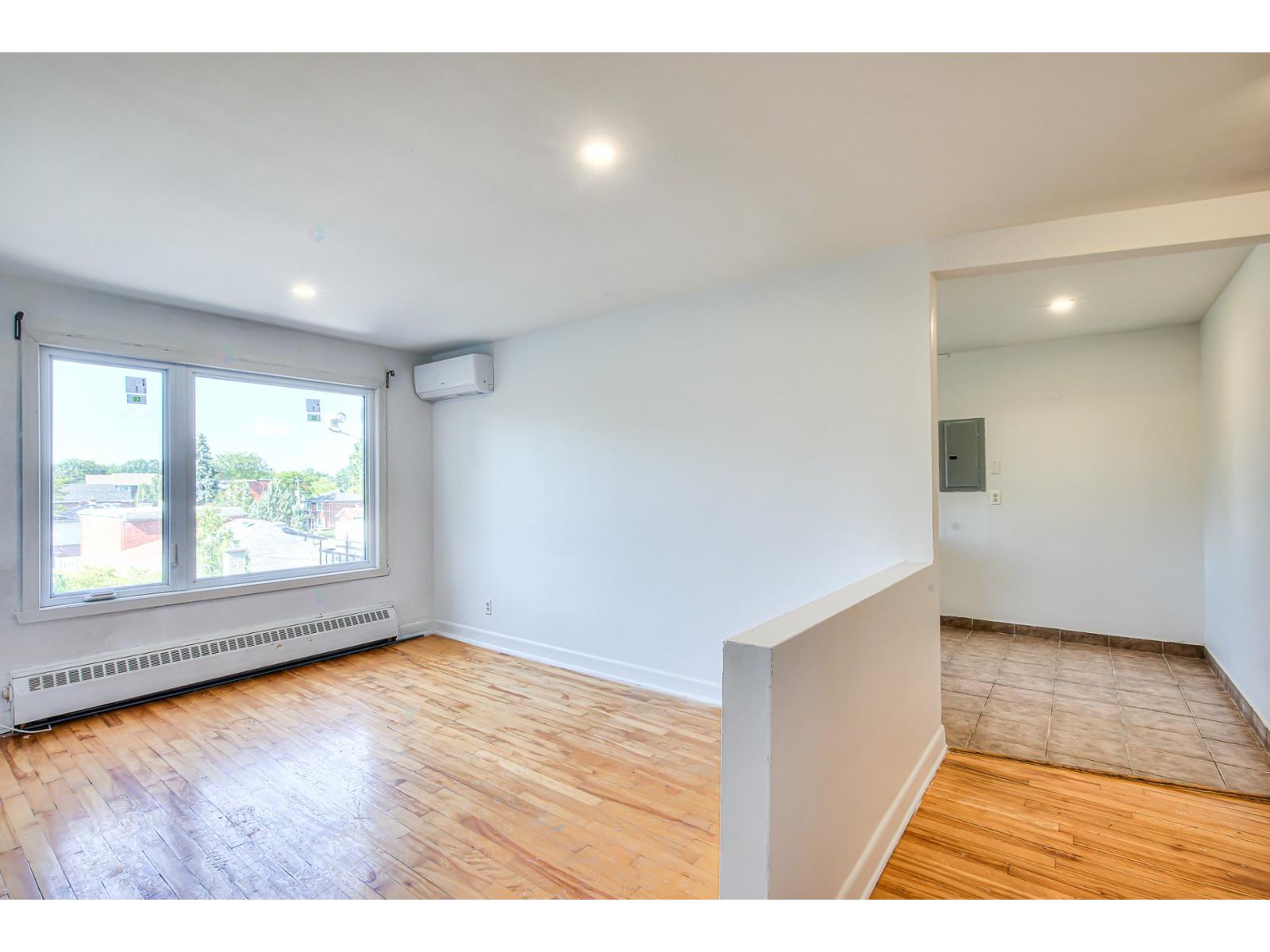 50 Rue Jeannette, #5 Property Photo 1
