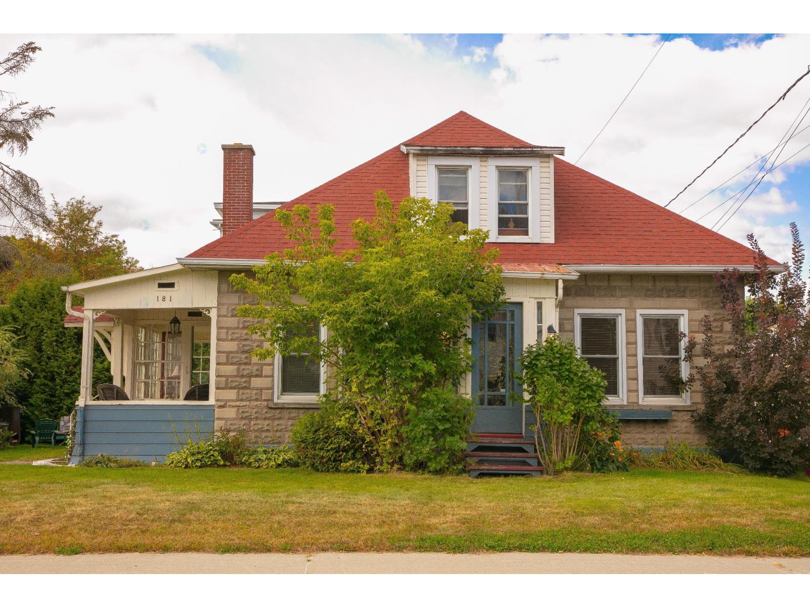 181 Rue St-pierre Property Photo 1