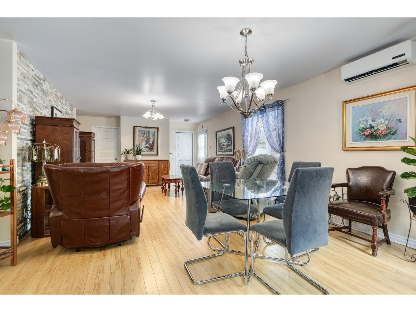 4136 Rue Maisonneuve Property Photo 9