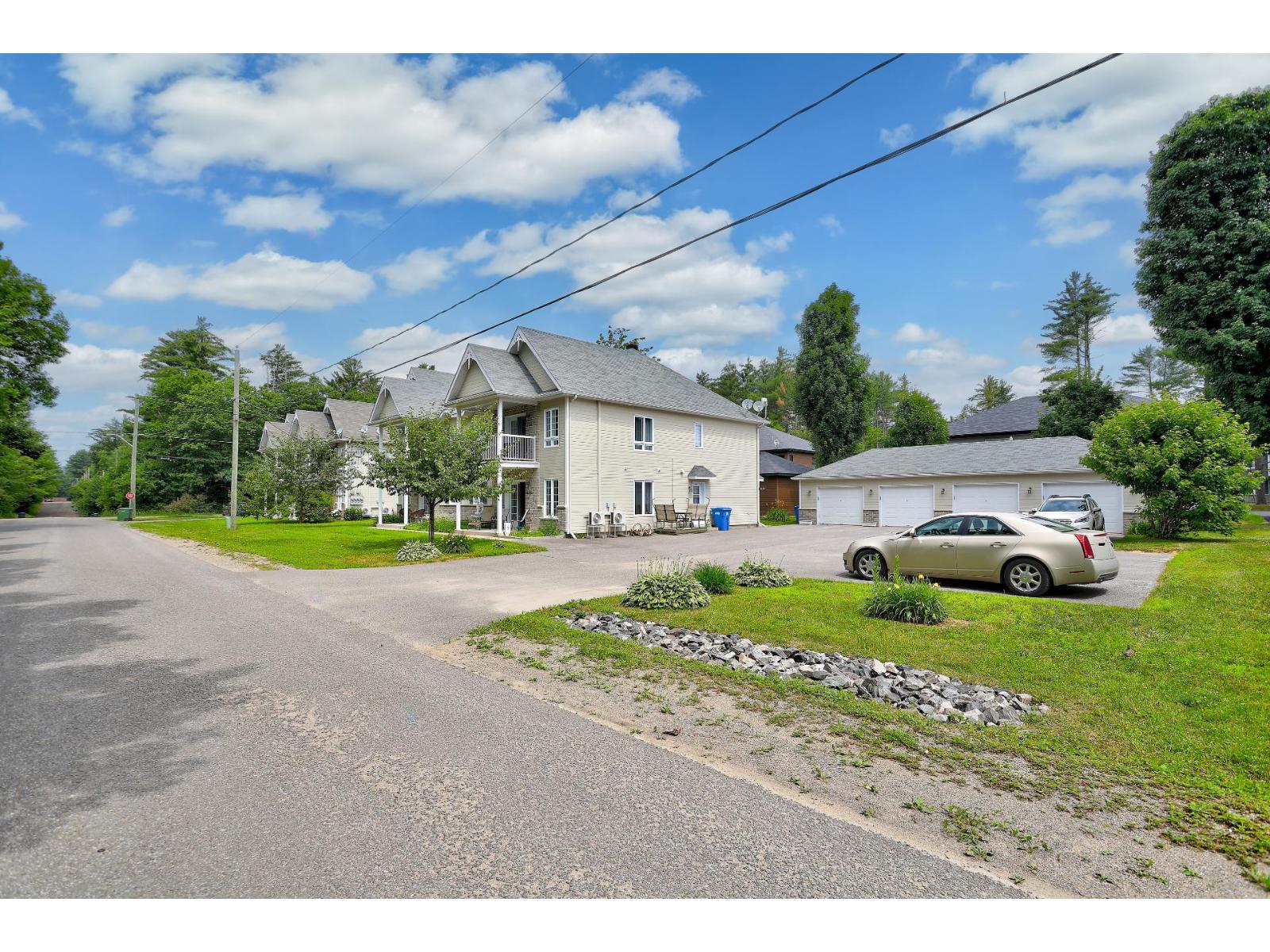 4136 Rue Maisonneuve Property Photo 20