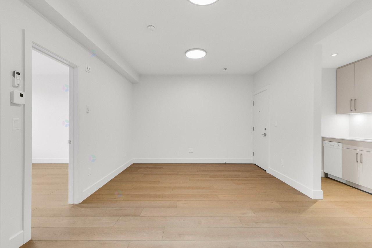 4556 Rue Ste-catherine O., #11 Property Photo 9